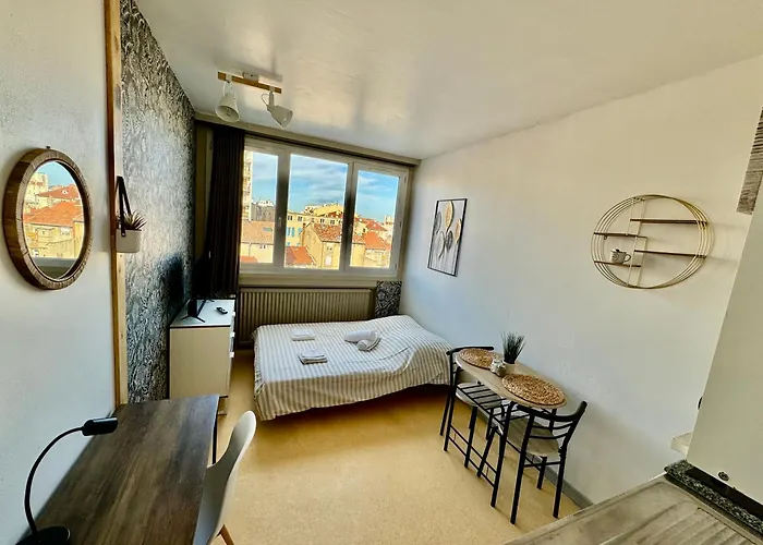 Hyper Centre De - N23 *